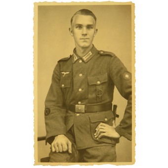 Foto de soldado alemán, el herrador en el rango de Oberkanonier. Espenlaub militaria